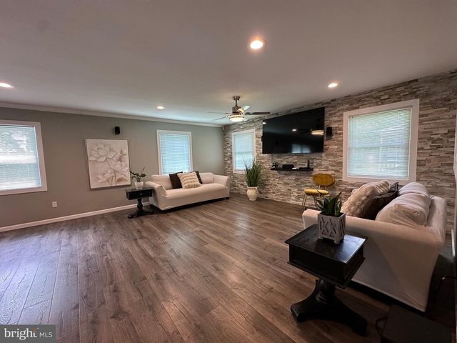 21 TYLER DR, Willingboro, NJ 08046