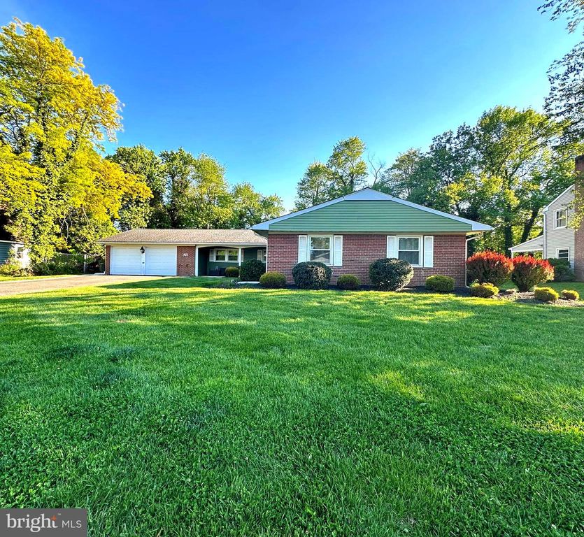 21 TYLER DR, Willingboro, NJ 08046