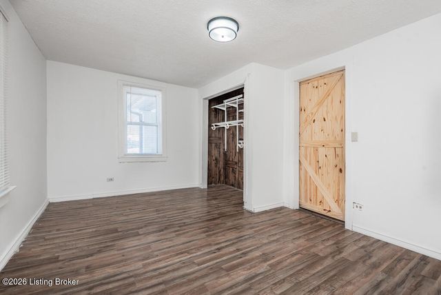 606 Country Club Rd, Louisville, KY 40206