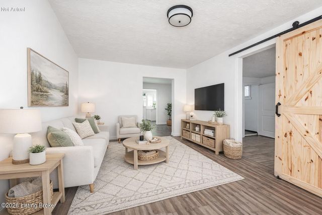 606 Country Club Rd, Louisville, KY 40206