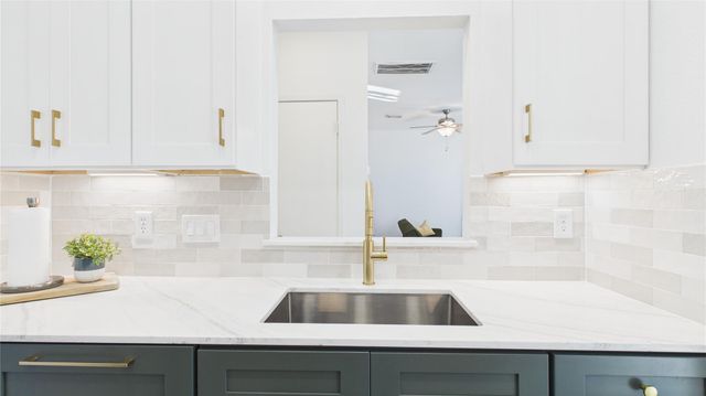 1211 Jackson Boulevard G, Houston, TX 77006