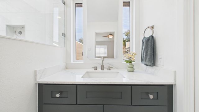 1211 Jackson Boulevard G, Houston, TX 77006