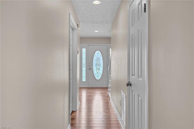 203 Skipper CT, Hampton, VA 23669