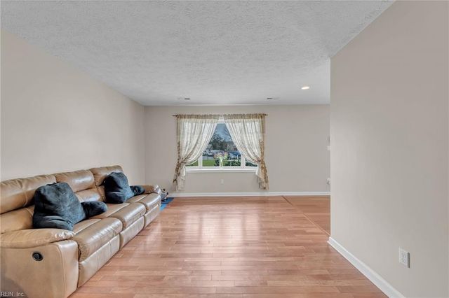 203 Skipper CT, Hampton, VA 23669