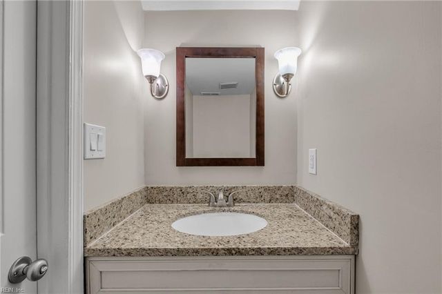 203 Skipper CT, Hampton, VA 23669