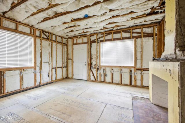 1042 W 62nd Street, Los Angeles, CA 90044