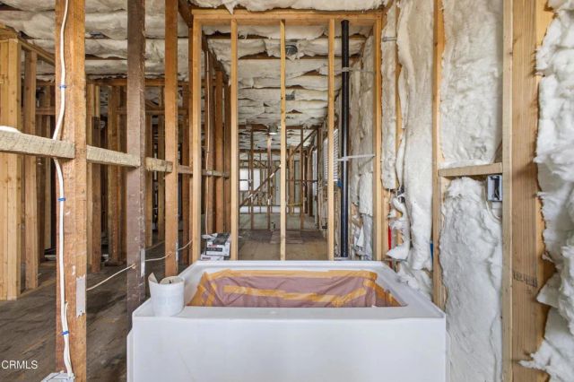 1042 W 62nd Street, Los Angeles, CA 90044