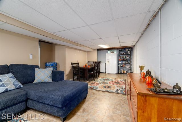 6001 Warwick Street, Detroit, MI 48228