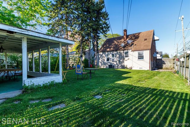 6001 Warwick Street, Detroit, MI 48228