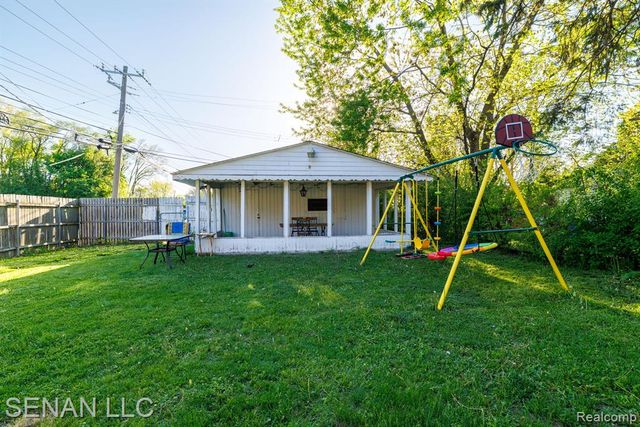 6001 Warwick Street, Detroit, MI 48228