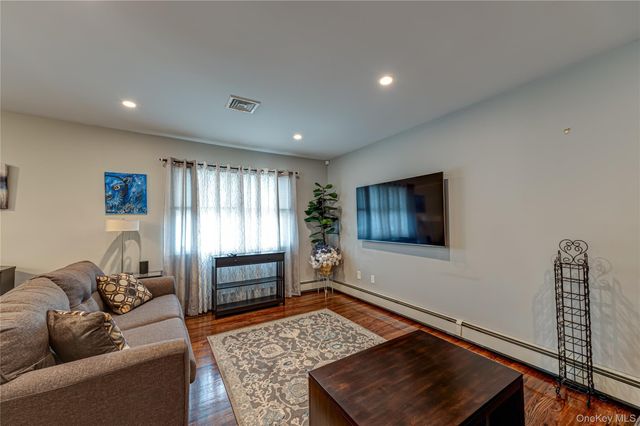36 Leigh Street, Huntington, NY 11743