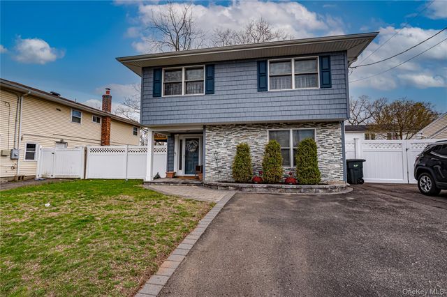 36 Leigh Street, Huntington, NY 11743