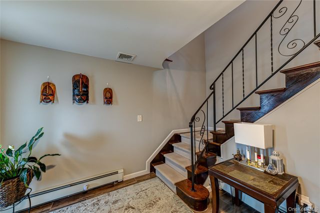 36 Leigh Street, Huntington, NY 11743