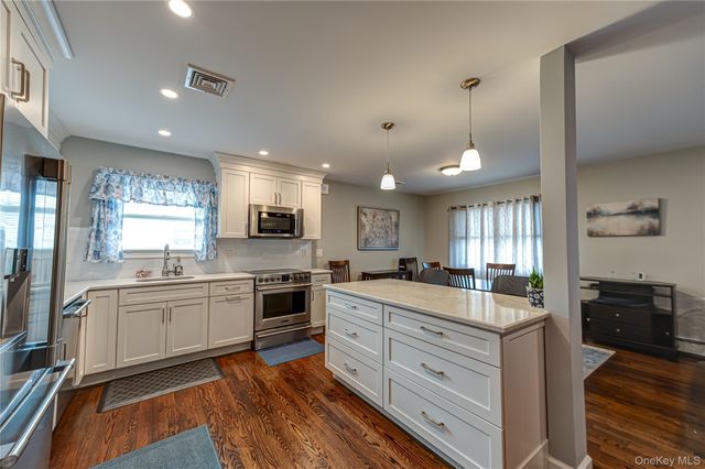 36 Leigh Street, Huntington, NY 11743