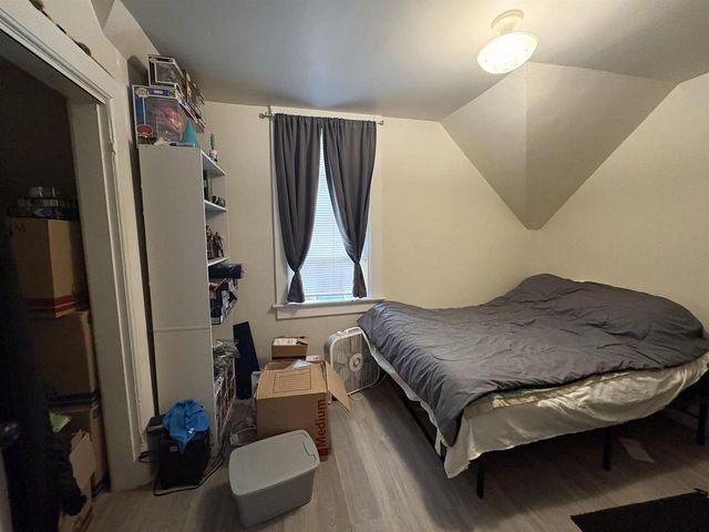 1015 E WALNUT STREET, Green Bay, WI 54301