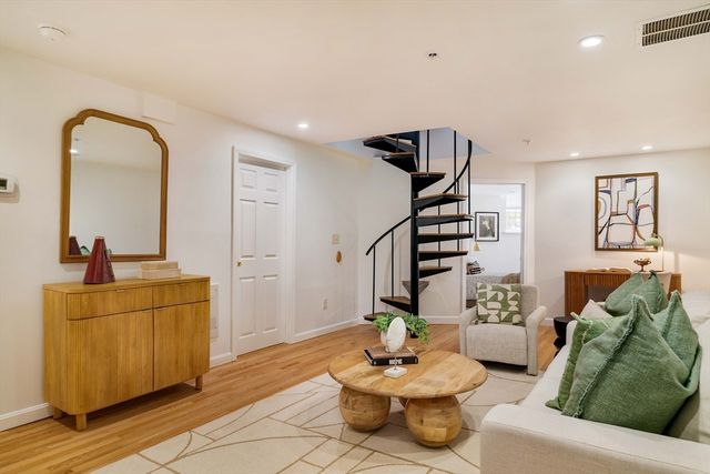 486 Beacon St 1, Boston, MA 02115