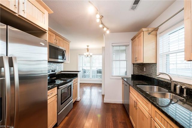 423 Harbour Pt Apt 102, Virginia Beach, VA 23451