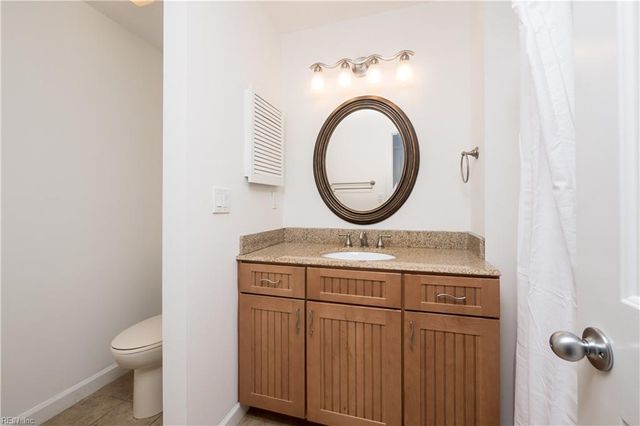 423 Harbour Pt Apt 102, Virginia Beach, VA 23451