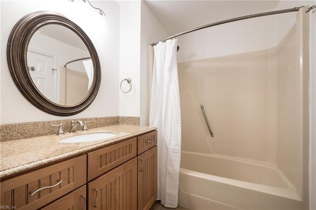 423 Harbour Pt Apt 102, Virginia Beach, VA 23451