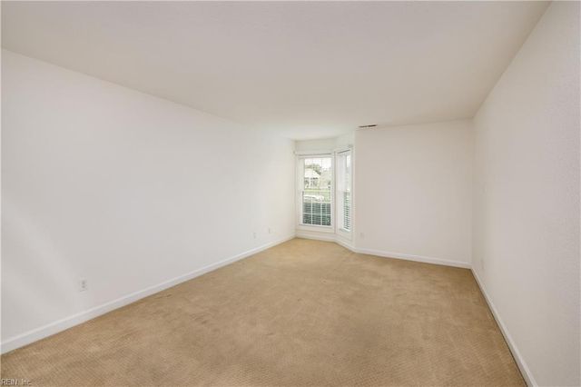 423 Harbour Pt Apt 102, Virginia Beach, VA 23451