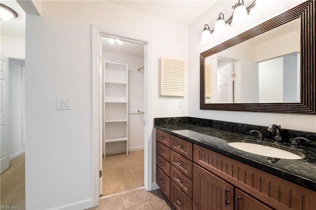 423 Harbour Pt Apt 102, Virginia Beach, VA 23451