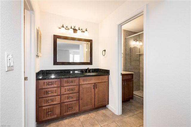 423 Harbour Pt Apt 102, Virginia Beach, VA 23451