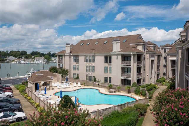 423 Harbour Pt Apt 102, Virginia Beach, VA 23451
