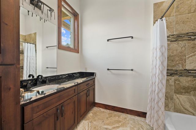 21216 Bertram LN, Spicewood, TX 78669