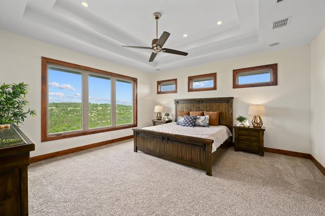 21216 Bertram LN, Spicewood, TX 78669