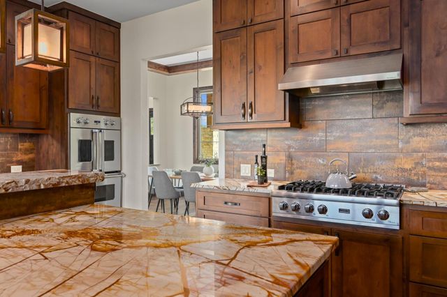 21216 Bertram LN, Spicewood, TX 78669