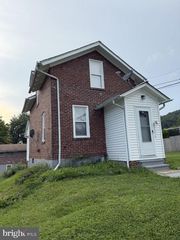 1324 FRETZ AVE, Allentown, PA 18103