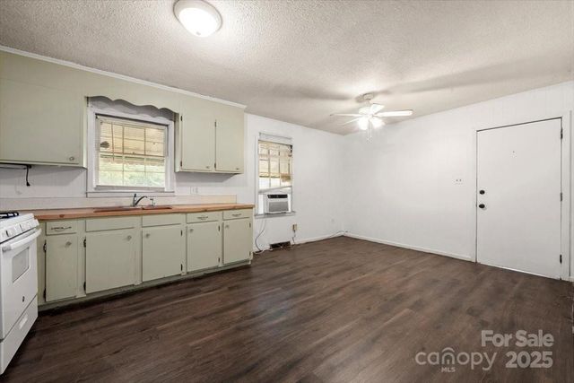 203 Dillon Drive, Statesville, NC 28625