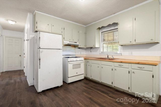 203 Dillon Drive, Statesville, NC 28625