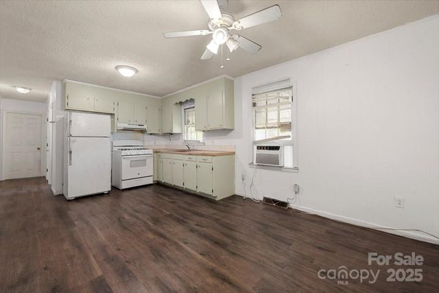 203 Dillon Drive, Statesville, NC 28625
