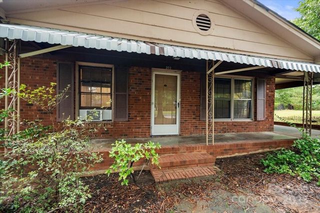 203 Dillon Drive, Statesville, NC 28625