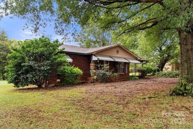 203 Dillon Drive, Statesville, NC 28625