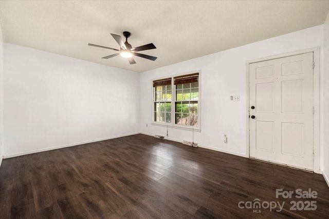 203 Dillon Drive, Statesville, NC 28625
