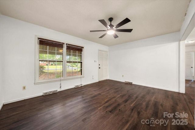 203 Dillon Drive, Statesville, NC 28625