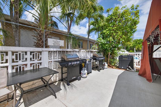 221 SE 9th Avenue 203, Pompano Beach, FL 33060