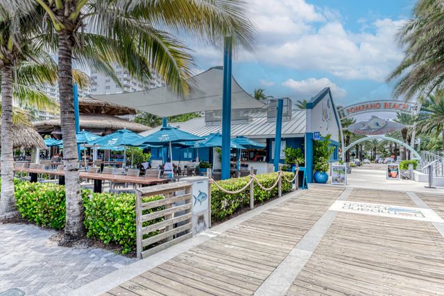 221 SE 9th Avenue 203, Pompano Beach, FL 33060