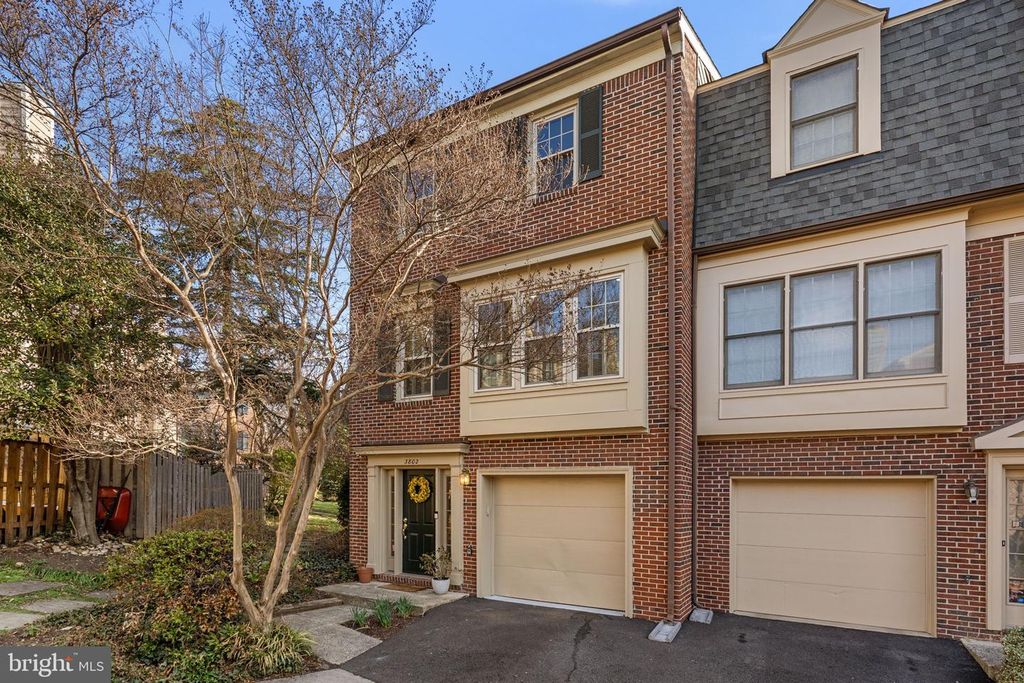 3802 VERMONT CT, Alexandria, VA 22304