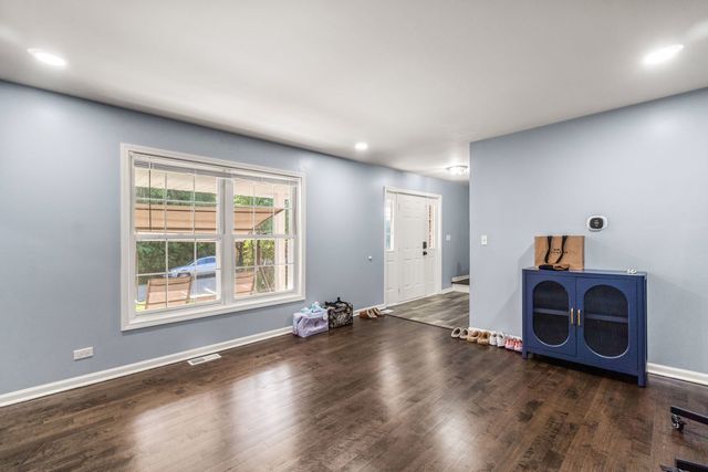 40233 N Lakeview Avenue, Antioch, IL 60002