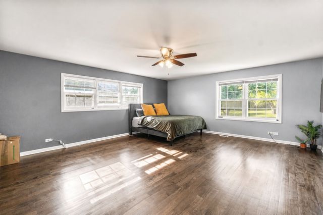 40233 N Lakeview Avenue, Antioch, IL 60002