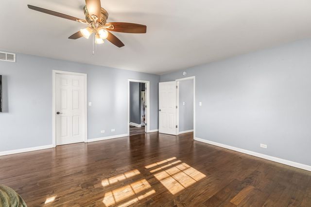 40233 N Lakeview Avenue, Antioch, IL 60002