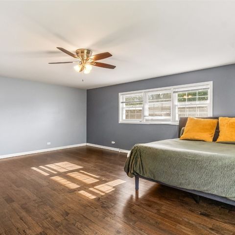 40233 N Lakeview Avenue, Antioch, IL 60002