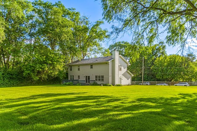 40233 N Lakeview Avenue, Antioch, IL 60002