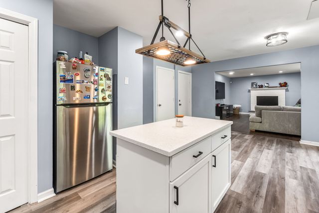 40233 N Lakeview Avenue, Antioch, IL 60002