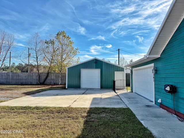 21382 NW Paradise Lane, Altha, FL 32421