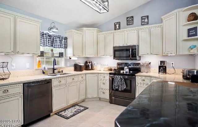 21382 NW Paradise Lane, Altha, FL 32421