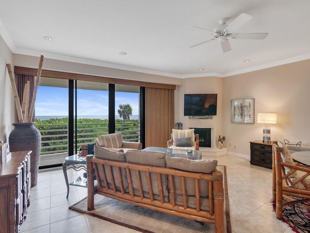 5554 Highway A1a 102, Indian River Shores, FL 32963